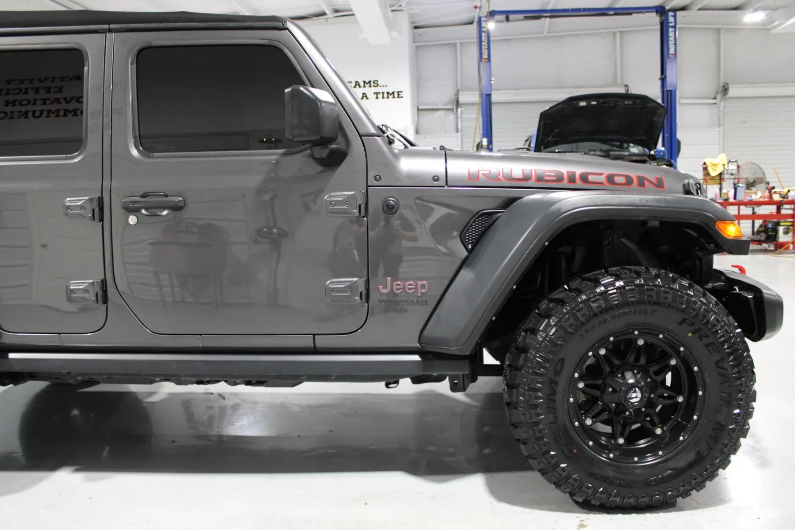 Used 2022 Jeep Wrangler Unlimited Rubicon w/ LED Lighting Group AWD/4WD image 26