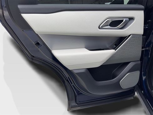 Used 2021 Land Rover Range Rover Velar R-Dynamic S image 37