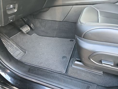 New 2025 Jeep Grand Cherokee L Limited w/ Luxury Tech Group II image 37