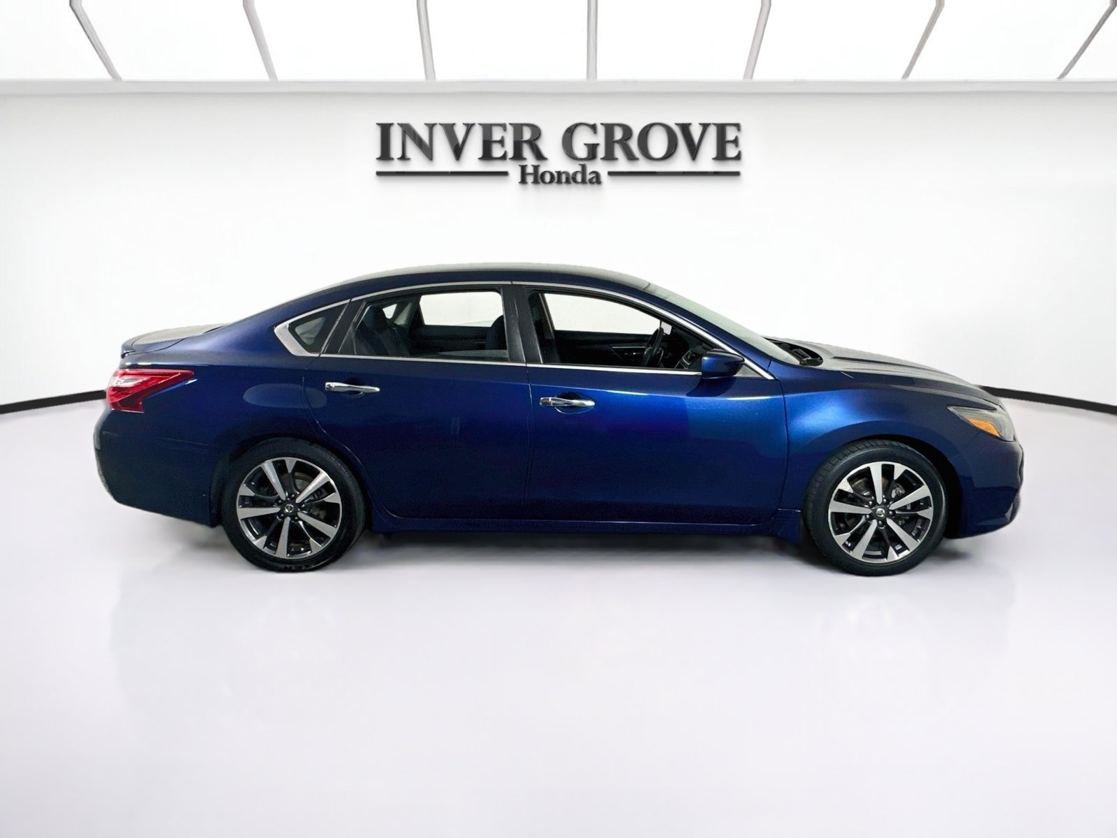 Used 2016 Nissan Altima 2.5 SR FWD image 3