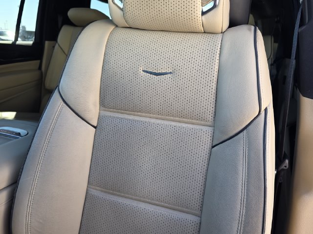 Used 2021 Cadillac Escalade ESV Premium Luxury w/ Driver Assist Tech Package AWD/4WD image 13