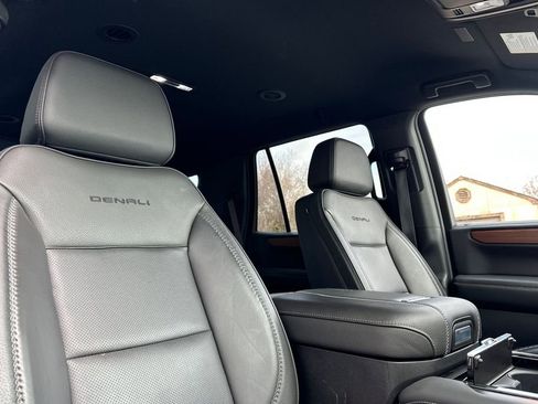 Used 2025 GMC Yukon Denali image 18