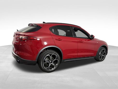 Used 2023 Alfa Romeo Stelvio Ti AWD/4WD image 7
