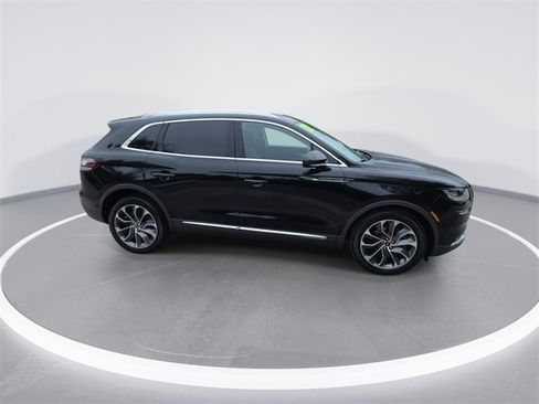 Used 2022 Lincoln Nautilus Reserve w/ Equipment Group 201A image 9