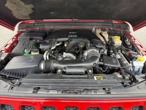 Used 2018 Jeep Wrangler Unlimited Sport S AWD/4WD image 31