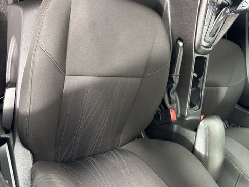 Used 2018 Ford Focus SE image 9