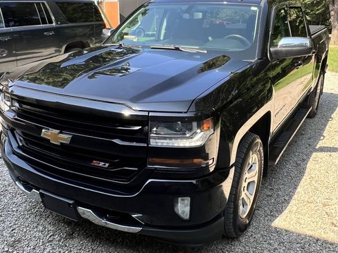 Used 2018 Chevrolet Silverado 1500 LT w/ All Star Edition AWD/4WD image 2