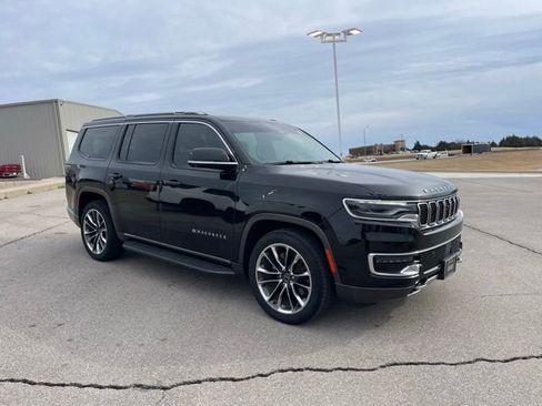 Used 2022 Jeep Wagoneer Series II w/ Convenience Group I image 4