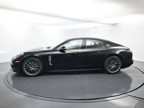 Used 2023 Porsche Panamera Platinum Edition image 2