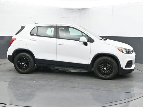 Used 2020 Chevrolet Trax LS FWD image 11
