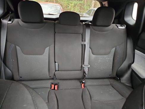 Used 2024 Jeep Compass Sport image 9