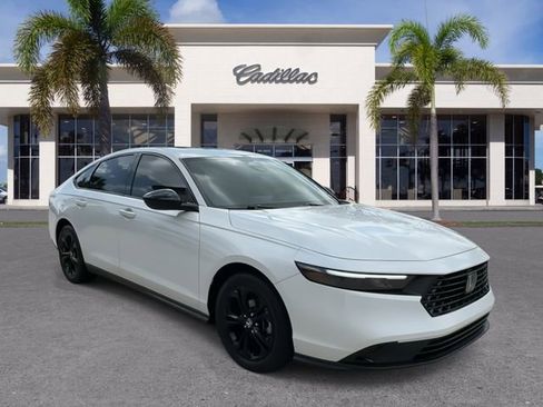 Used 2025 Honda Accord SE image 2