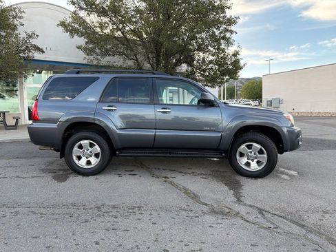 Used 2008 Toyota 4Runner SR5 AWD/4WD image 5