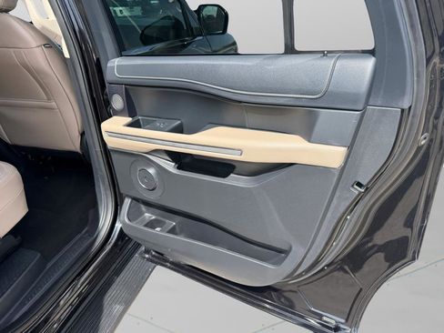 Used 2024 Ford Expedition Max Limited image 14