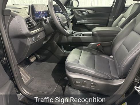 Certified 2026 Chevrolet Traverse LT w/ Midnight/Sport Edition AWD/4WD image 12