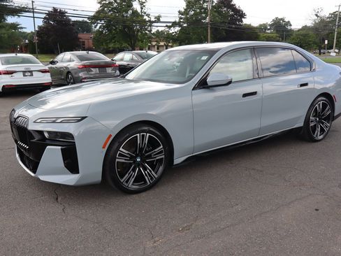 Used 2023 BMW i7 xDrive60 w/ Parking Assistance Package AWD/4WD image 1