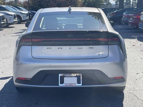 Used 2024 Toyota Prius LE image 3