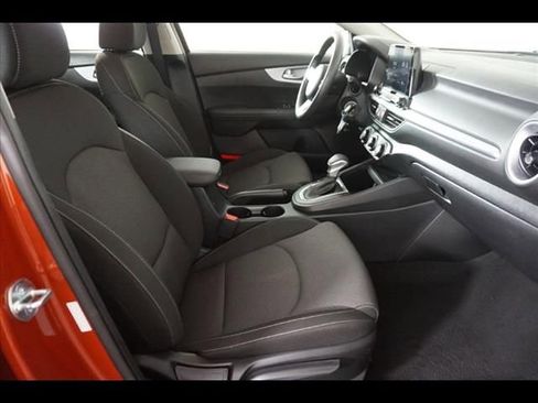 Used 2024 Kia Forte LXS image 9