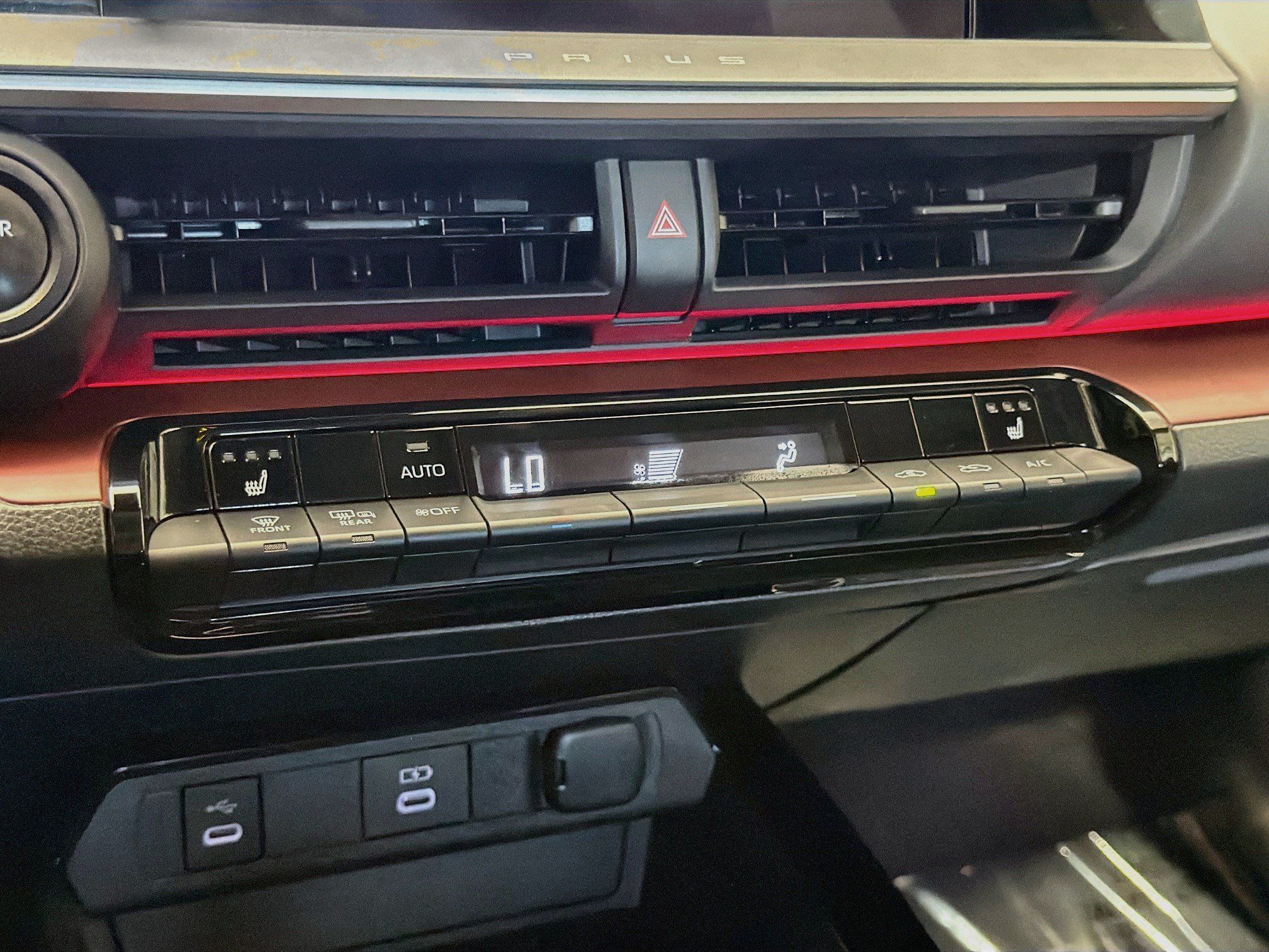 Used 2023 Toyota Prius Prime FWD image 10