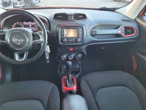 Certified 2015 Jeep Renegade Trailhawk image 6