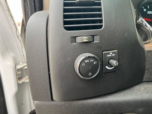 Used 2011 Chevrolet Silverado 2500 LT RWD image 10