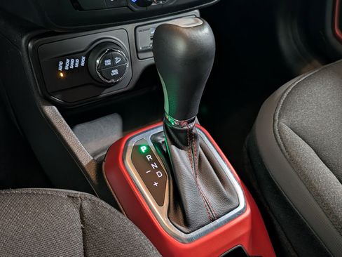 Used 2021 Jeep Renegade Trailhawk image 20