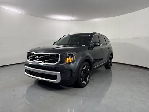 Certified 2024 Kia Telluride S w/ S Sunroof Package AWD/4WD image 2