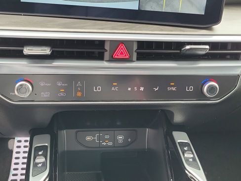 New 2025 Kia Sorento SX Prestige image 30