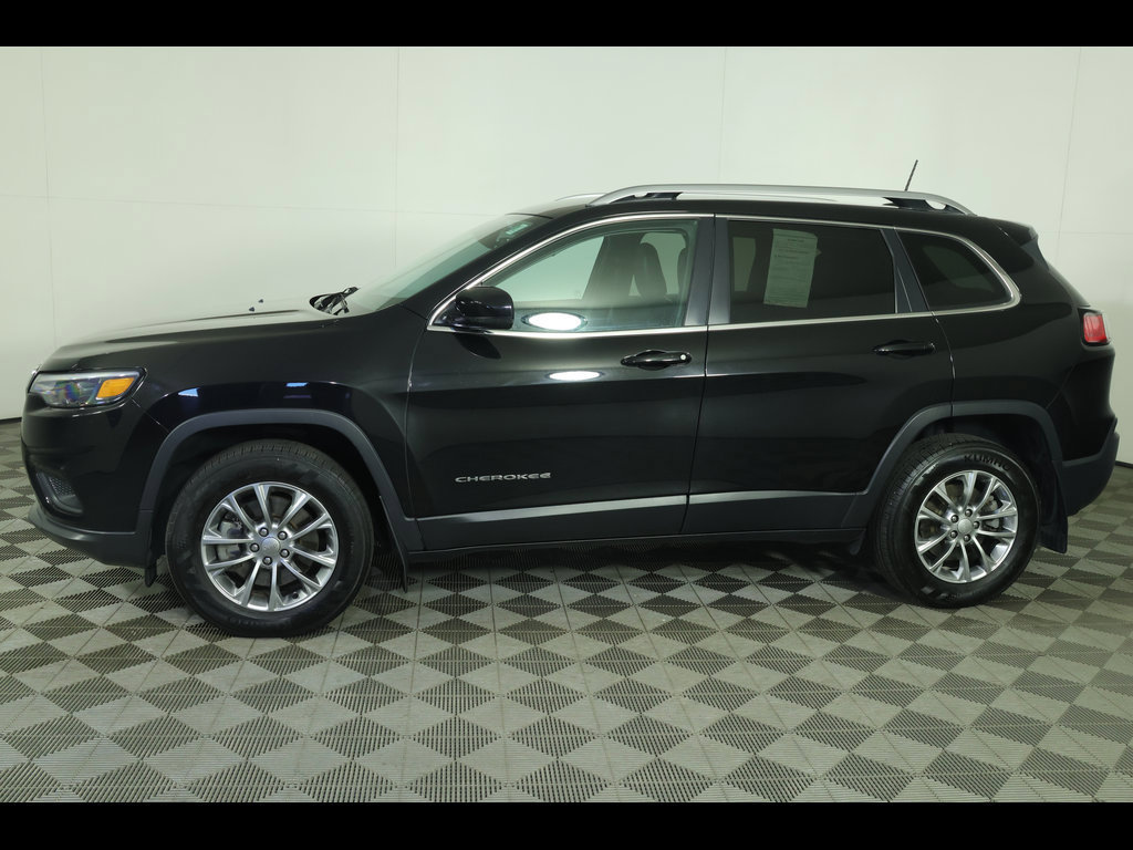 Used 2019 Jeep Cherokee Latitude Plus w/ Comfort/Convenience Group AWD/4WD image 12