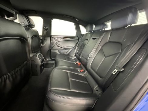 Used 2018 Porsche Macan AWD/4WD image 25