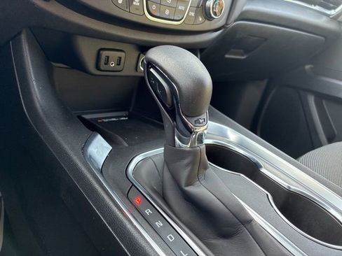 Used 2022 Chevrolet Traverse LT w/ LPO, Floor Liner Package image 32