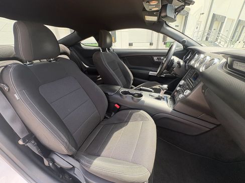 Used 2015 Ford Mustang Coupe RWD image 28