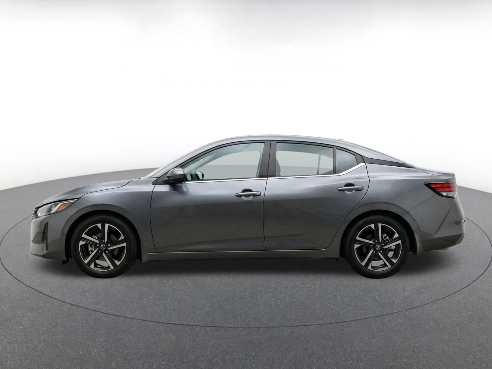 Used 2025 Nissan Sentra SV FWD image 4