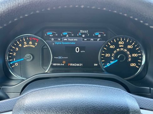 Used 2015 Ford F150 Lariat w/ Equipment Group 502A Luxury AWD/4WD image 19