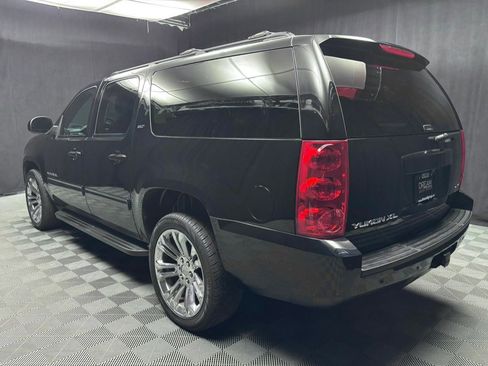 Used 2013 GMC Yukon XL SLT image 3