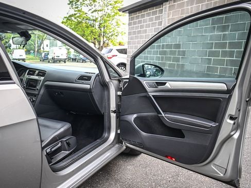 Used 2015 Volkswagen Golf SE FWD image 16