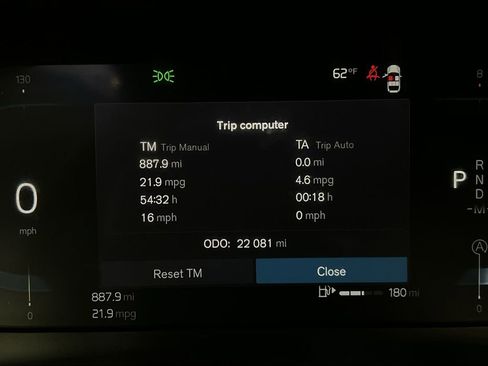 Certified 2024 Volvo XC40 B5 Plus image 12