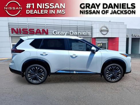 New 2026 Nissan Rogue Platinum AWD/4WD image 2