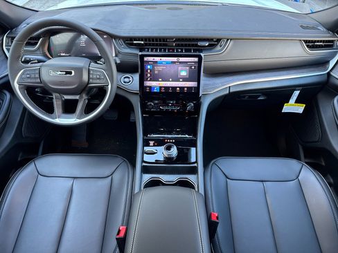 New 2025 Jeep Grand Cherokee L Limited image 13
