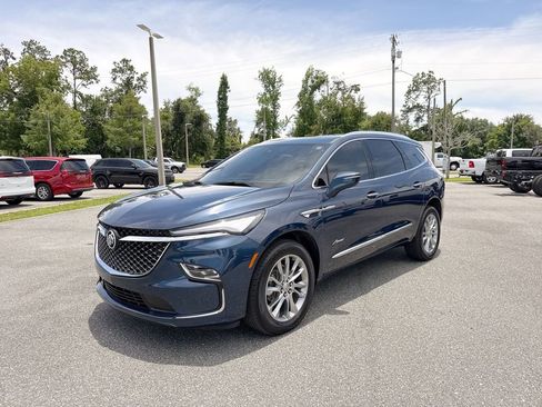 Used 2023 Buick Enclave Avenir w/ Avenir Technology Package FWD image 9