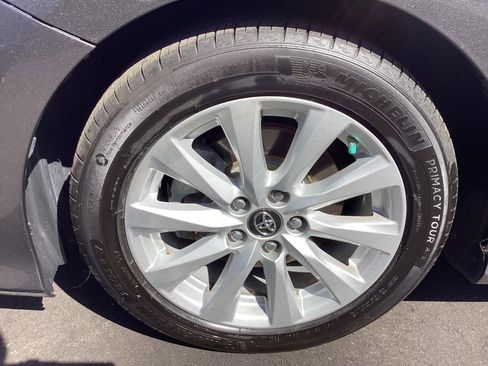 Used 2018 Toyota Camry LE image 21