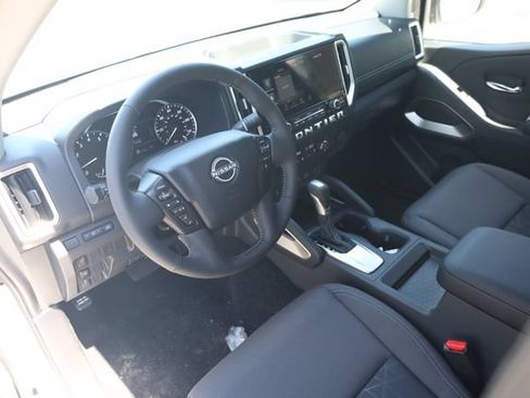 Used 2026 Nissan Frontier SV w/ All-Weather Content Package RWD image 12