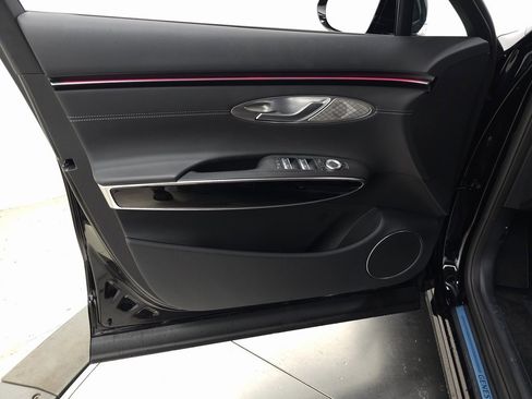 Used 2026 Genesis GV70 2.5T image 9