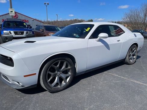Used 2016 Dodge Challenger SXT Plus image 4
