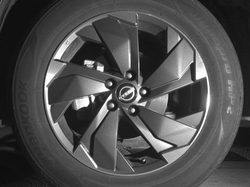 Used 2025 Nissan Rogue SV AWD/4WD image 12