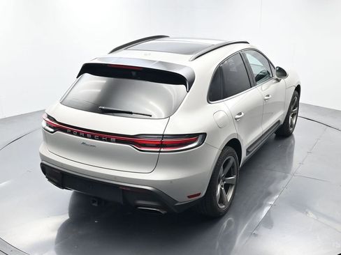 Certified 2025 Porsche Macan AWD/4WD image 40