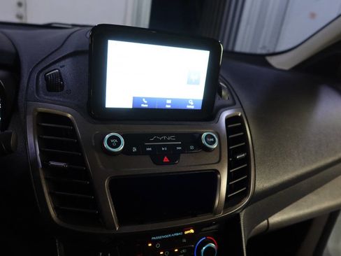 Used 2022 Ford Transit Connect XL FWD image 25