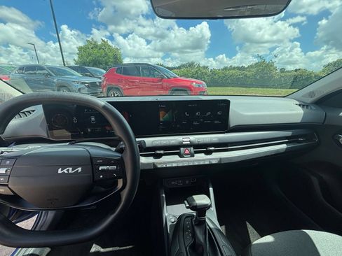 Used 2025 Kia K4 FWD image 32