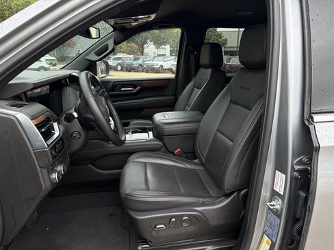 Used 2025 GMC Yukon Denali AWD/4WD image 18