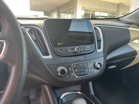 Used 2024 Chevrolet Malibu LT image 12